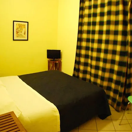 Albergoteatro * لا سبيتسْيا